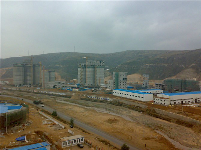 231669195753652875.jpeg 籌建的張家峁.jpg