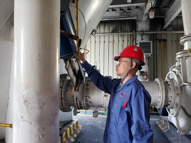 291669683638745024.jpeg 李旭1_副本.jpg