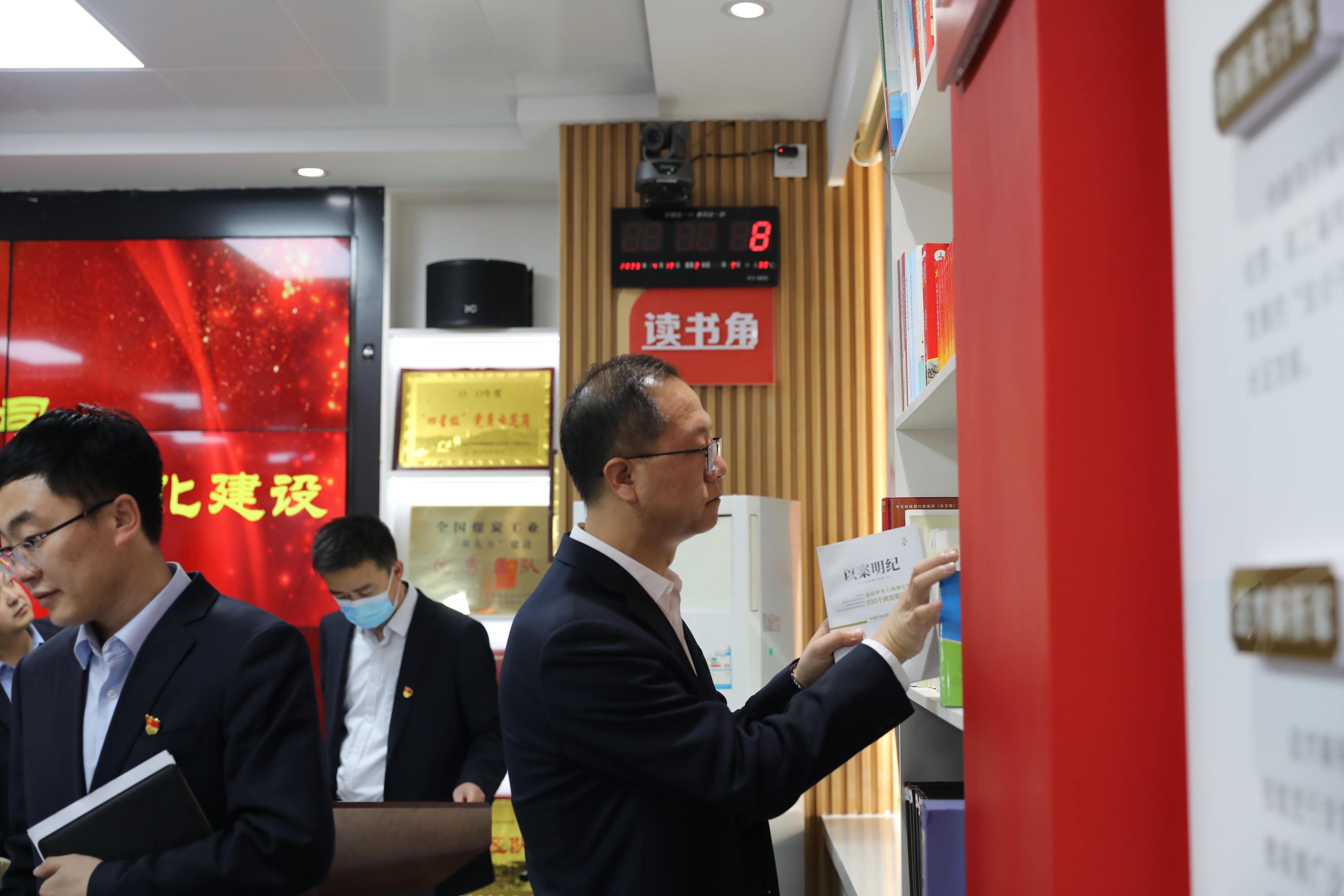 101683708409204192.jpeg $RP9RGZ8.JPG