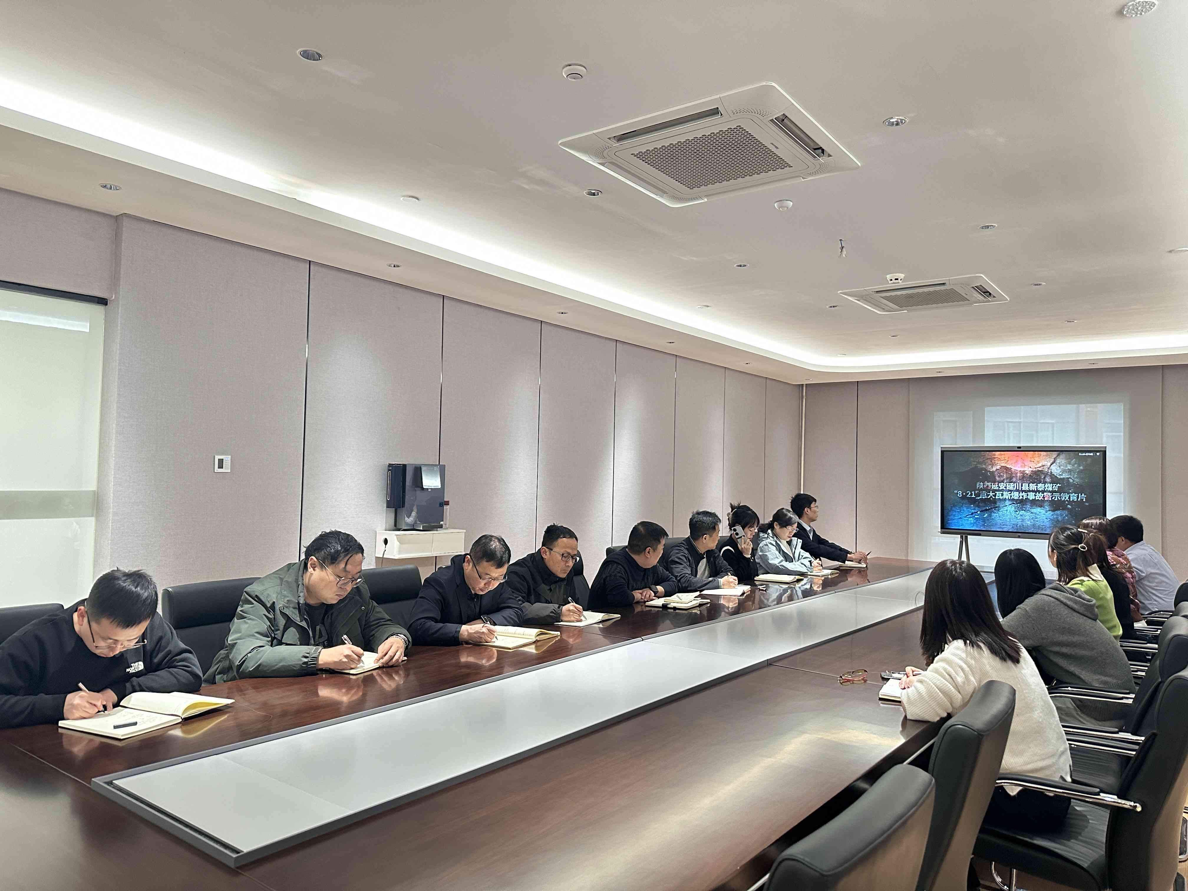 201708389573575953.jpeg 21d8040b7a86691f6fae5d5f9af923f(1).jpg