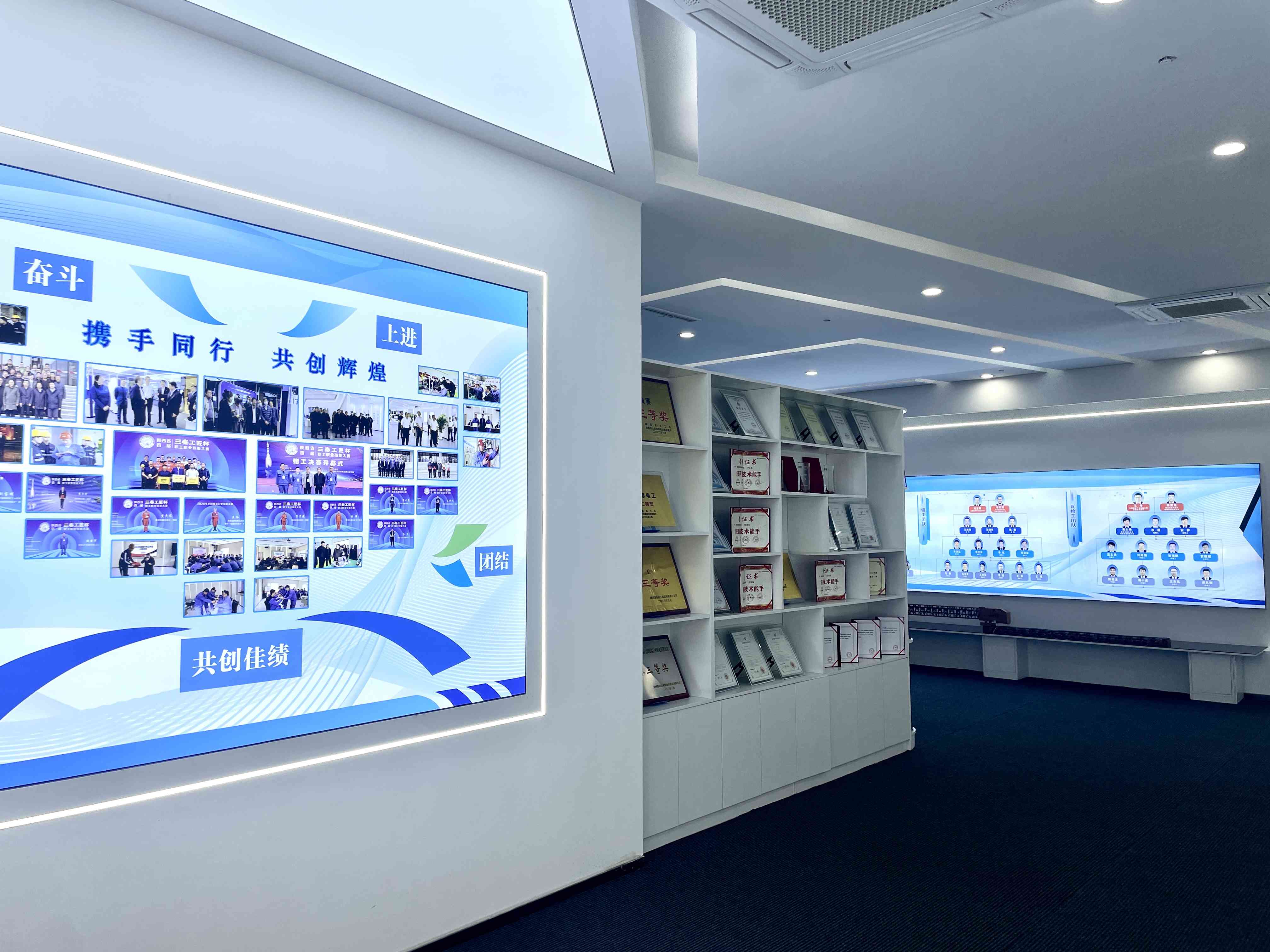 101712719393754897.jpeg 工作室照片 (3)(1).jpg