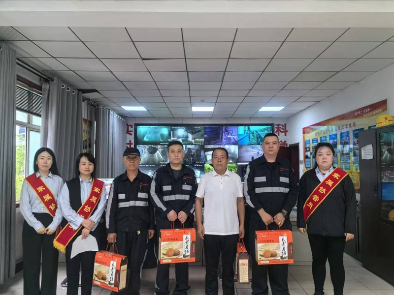 101736498166132118.jpeg 女工活動合影.jpg