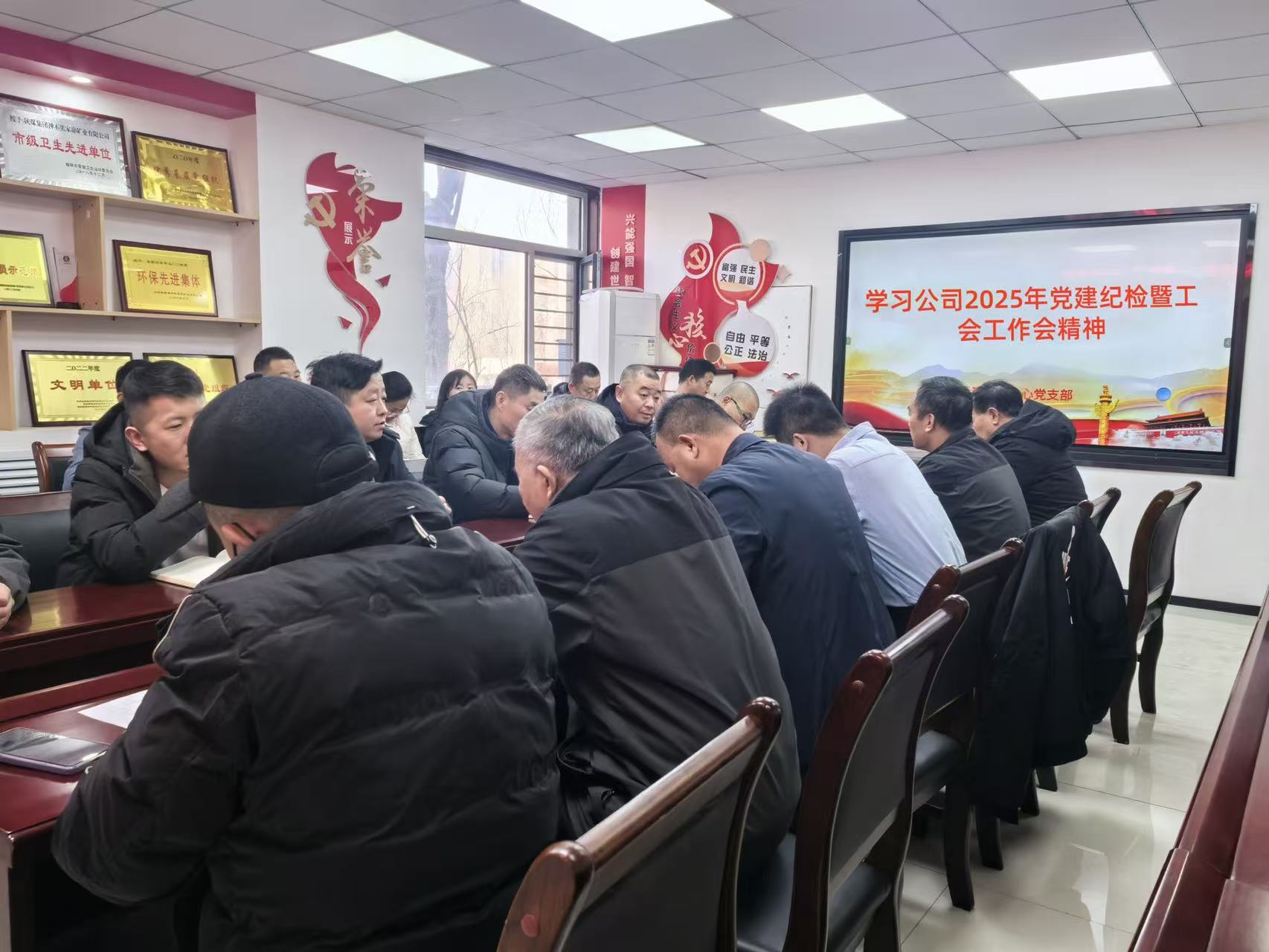 251740452781387688.jpeg 4e8af5b174d0dee2dd60820addd4806.jpg