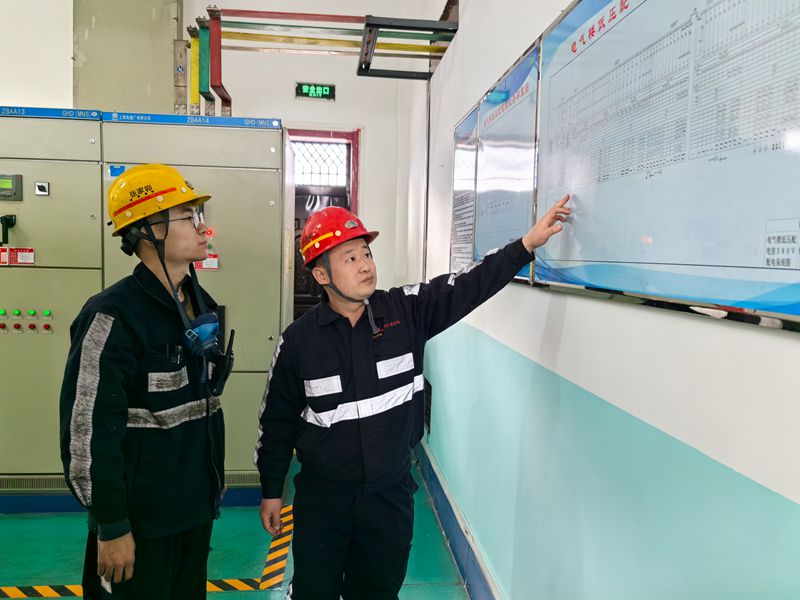 151744706094876449.jpeg 郭艷雄配電室手指牌板_副本.jpg