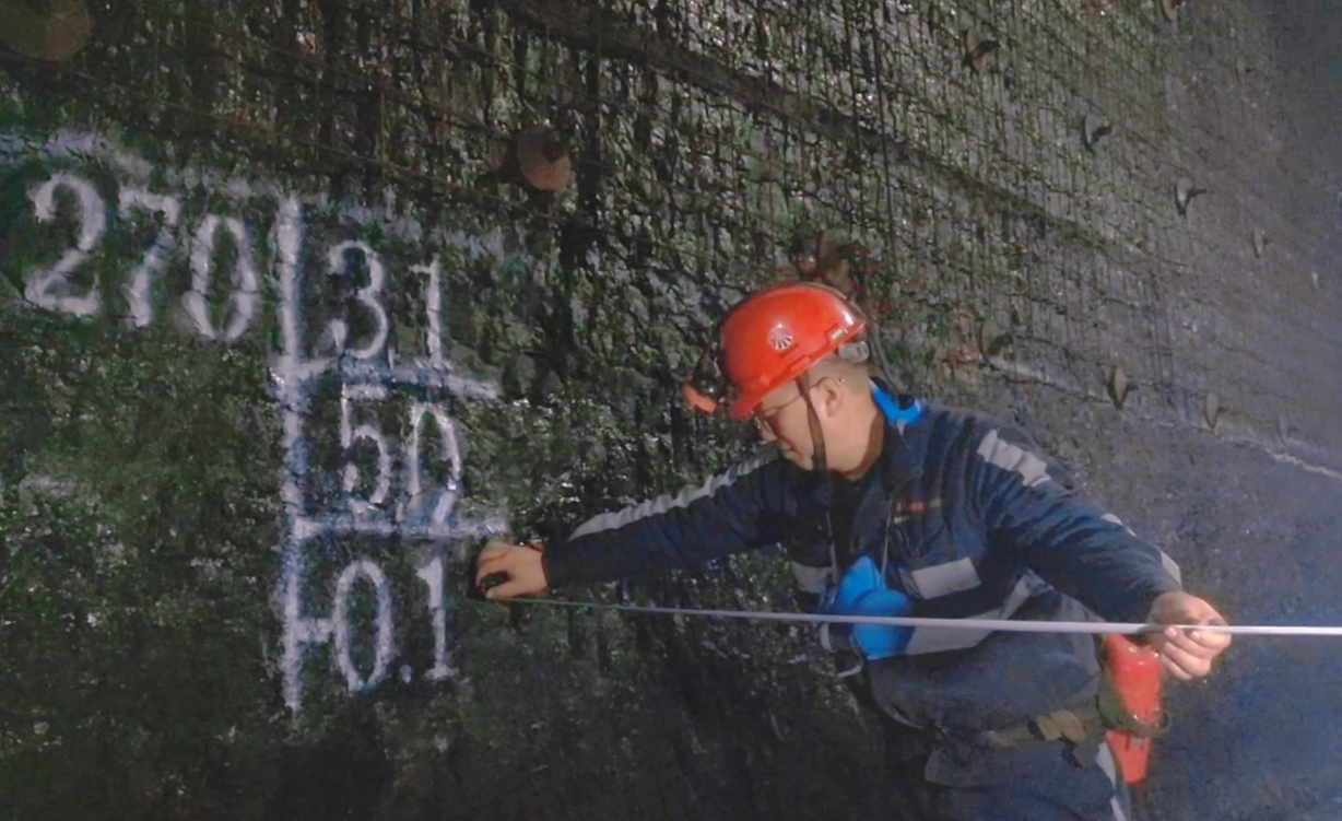 131747119202680517.png 雷建鋒 - 副本.png