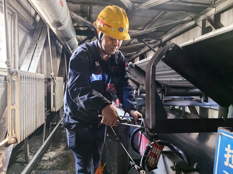 241753321263719208.jpeg 李超工作照.jpg